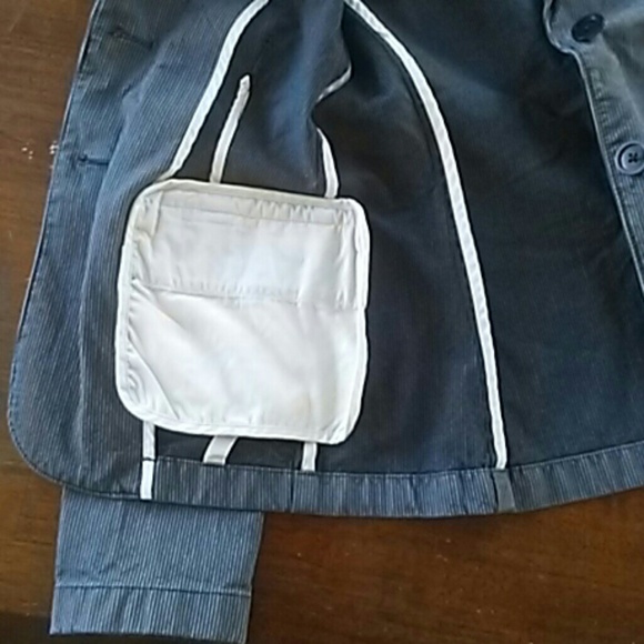 Black pinstripe Gap blazer - Picture 6 of 6